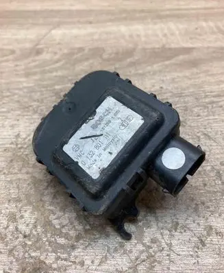 Renault Espace III Air flap motor/actuator 0132801111