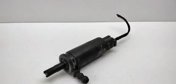 BMW 5 E60 E61 Headlight washer pump 8377613