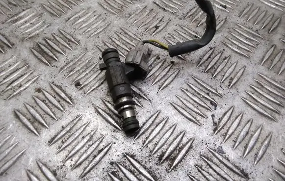 Subaru Legacy Fuel injector FBLC100