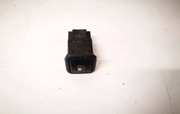 Volkswagen Golf IV Fuel tank opening switch 3B0959833A