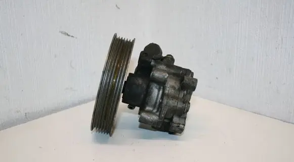 Audi A4 S4 B6 8E 8H Power steering pump 06B145255