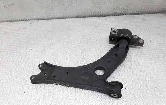 Volkswagen Golf V Front lower control arm/wishbone