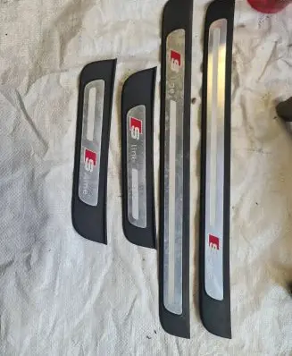 Audi A5 8T 8F Front sill trim cover 8T8853373A