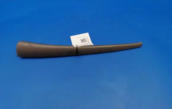 Mercedes-Benz S W126 Front door glass trim molding