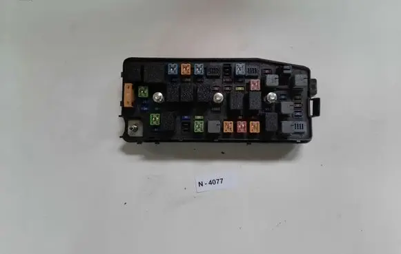 Chevrolet Captiva Fuse box set 9547168