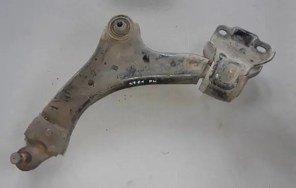 Volvo XC70 Front lower control arm/wishbone 31277345