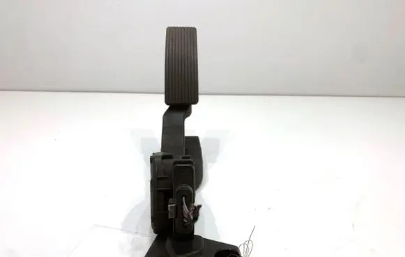 Mercedes-Benz GLE (W166 - C292) Accelerator throttle pedal A1663000004