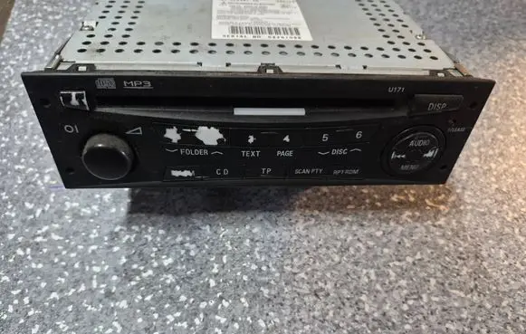 Mitsubishi Grandis Radio/CD/DVD/GPS head unit 8701A080 5X267088