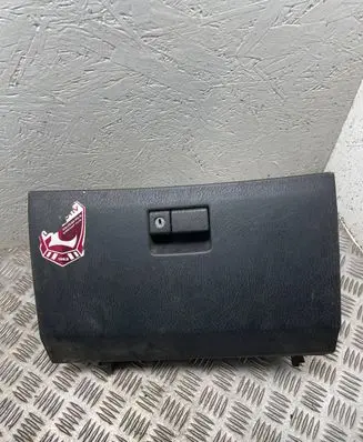 Toyota Avensis T220 Glove box 5555005030