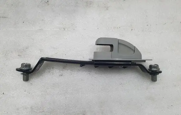 Suzuki SX4 S-Cross Seat belt adjustment rail 