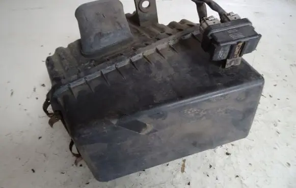 Toyota RAV 4 (XA10) Air filter 