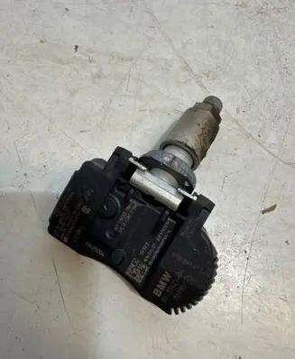 BMW 4 F32 F33 Tire pressure sensor 70735510 31425004