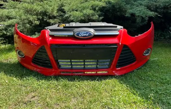 Ford Focus Front bumper BM5117757A