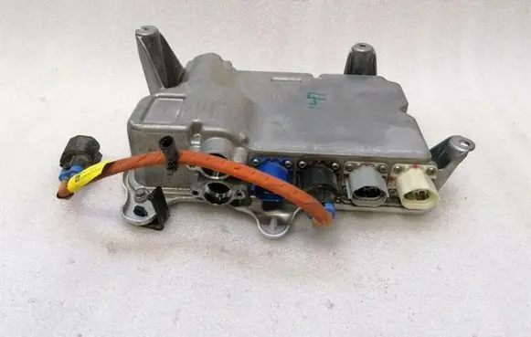 Tesla Model X Voltage converter inverter 104967800G