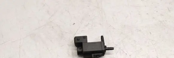 BMW 3 E46 Vacuum valve 1742712 72234100 05T012