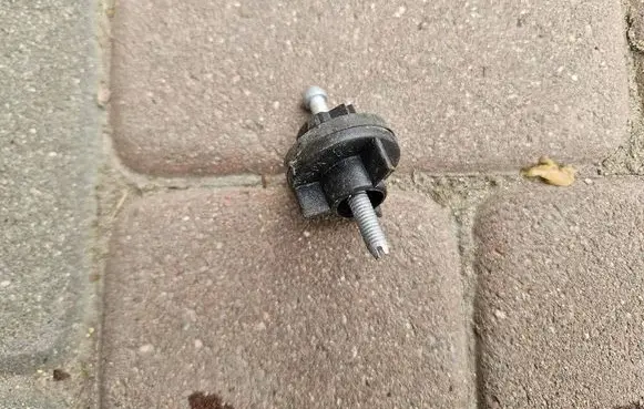 Opel Vivaro Engine compartment rubber 