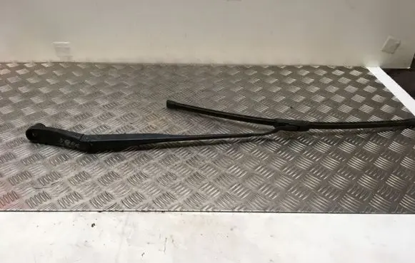Hyundai i30 Windshield/front glass wiper blade 