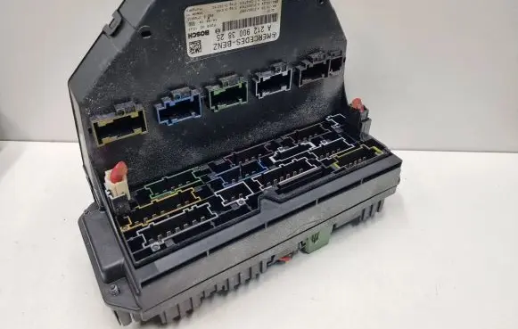 Mercedes-Benz C W204 SAM control unit A2129003825 2129003825