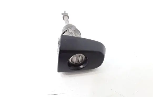 Toyota Avensis T250 Front door lock (next to the handle) 