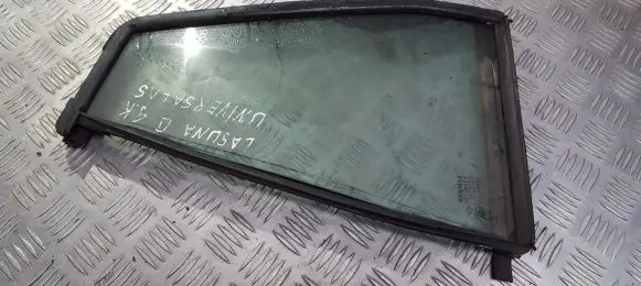 Rear vent window glass