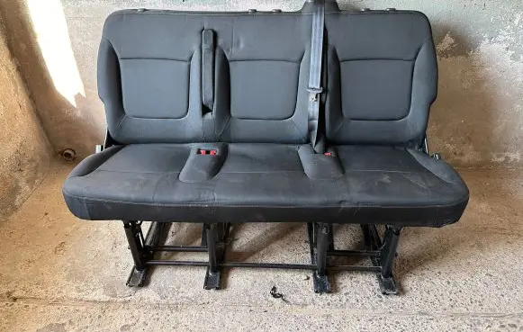 Renault Trafic III (X82) Third row seats 