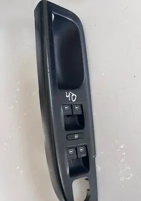 Volkswagen PASSAT B6 Front door window switch trim 3C1867171B