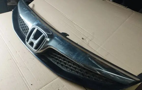 Honda Civic Front bumper upper radiator grill