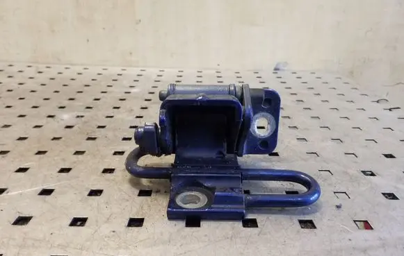 Audi A3 S3 8P Rear door lower hinge