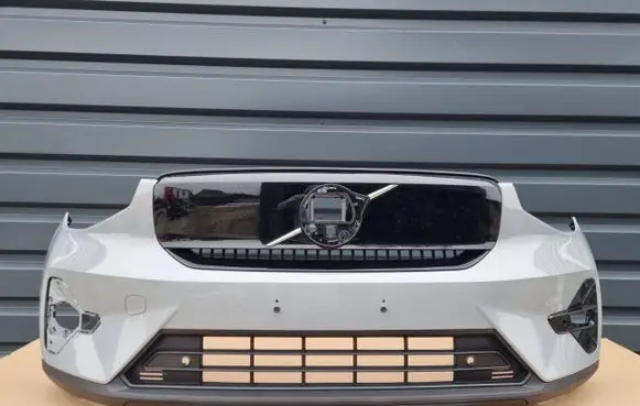 Volvo XC40 Front bumper 31690933