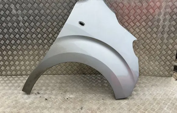 Opel Vivaro Fender