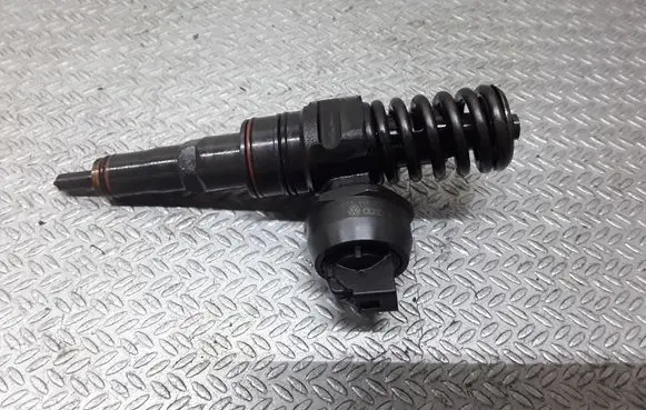 Volkswagen Sharan Fuel injector 038130073AK