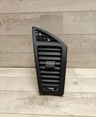 Hyundai i40 Dashboard side air vent grill/cover trim 