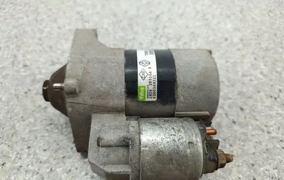 Renault Clio III Starter motor