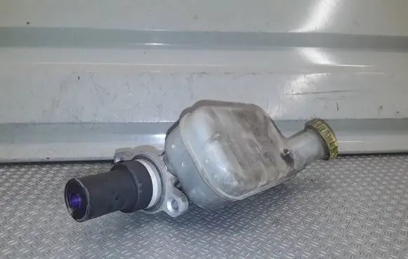 Chrysler Voyager Master brake cylinder P04721154AB