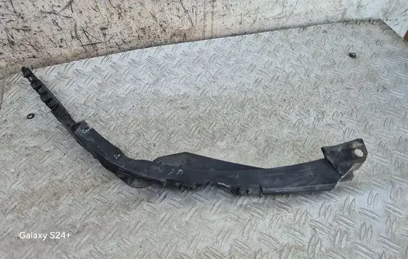 Skoda Octavia Mk2 (1Z) Front bumper mounting bracket 1Z0807184D