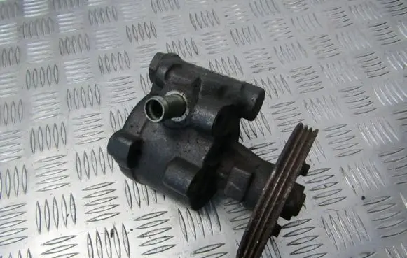Renault Scenic I Power steering pump 7700840106 7700840801c