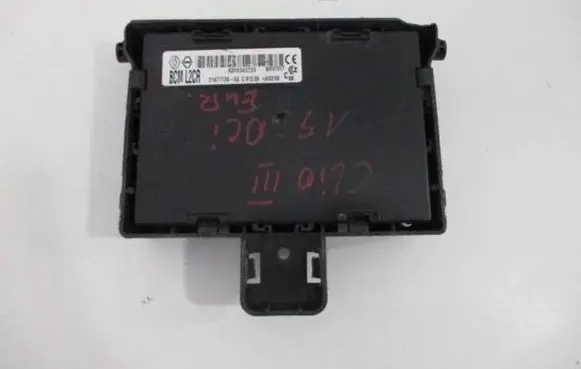 Renault Clio III Central body control module 8200343733