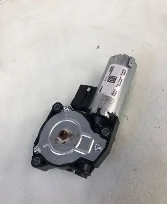 BMW 3 G20 G21 Sunroof motor/actuator 7465521