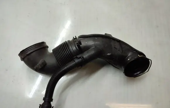 BMW 7 F01 F02 F03 F04 Intercooler hose/pipe 7807493 7800067909 7806371