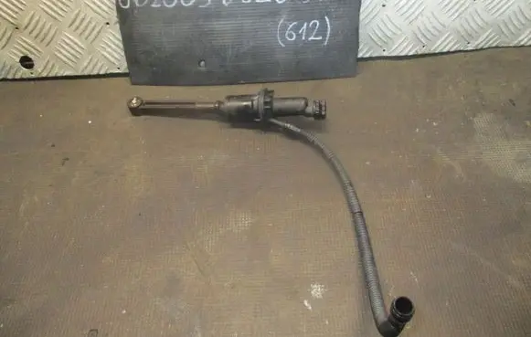 Peugeot 5008 Clutch slave cylinder 9685512980