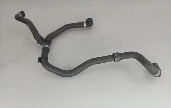 Mercedes-Benz E W213 Engine coolant pipe/hose A2135017800 18566687 CT158175