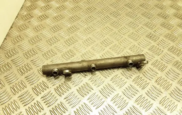 Mercedes-Benz E W211 Fuel main line pipe A6420700695