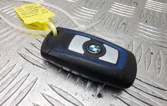 BMW 2 F22 F23 Ignition key/card 