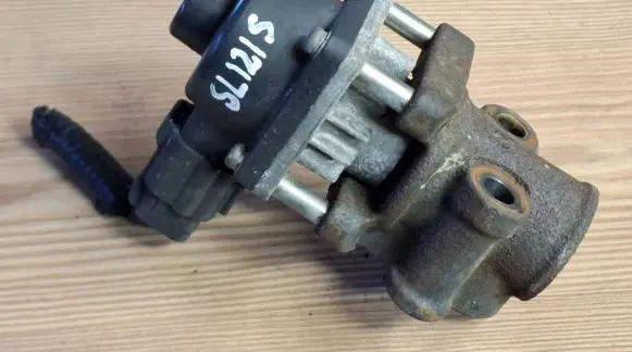 Subaru Legacy EGR valve
