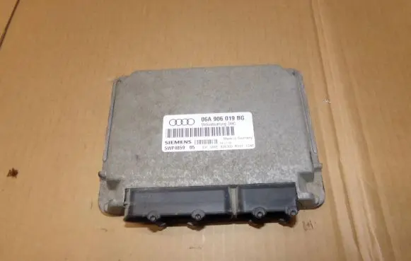 Audi A3 S3 8L Engine control unit/module 06a906019bg
