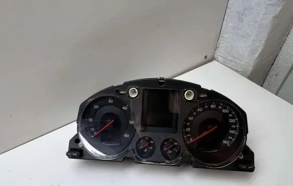 Volkswagen PASSAT B6 Speedometer (instrument cluster) 3C0920971E