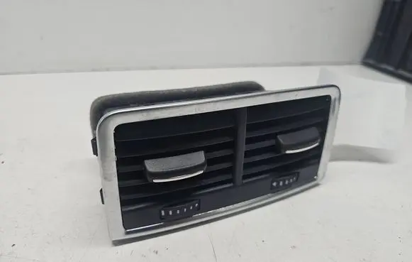 Audi Q7 4L Rear air vent grill 4L0819203