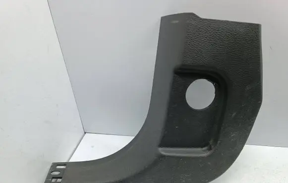 Foot area side trim