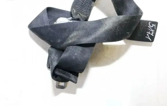 Middle seatbelt (rear)