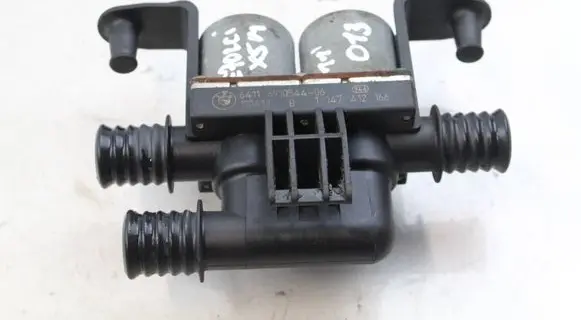 BMW X5M E70 Coolant heater control valve 6910544 64116910544